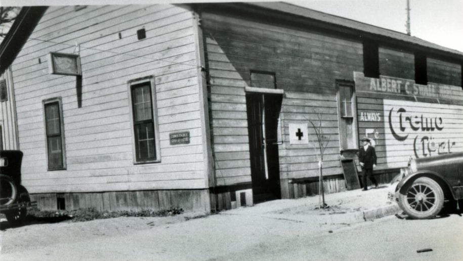An Albert Cremo Cigar building