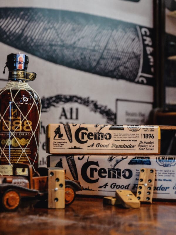 Cremo Cigars Domino Set