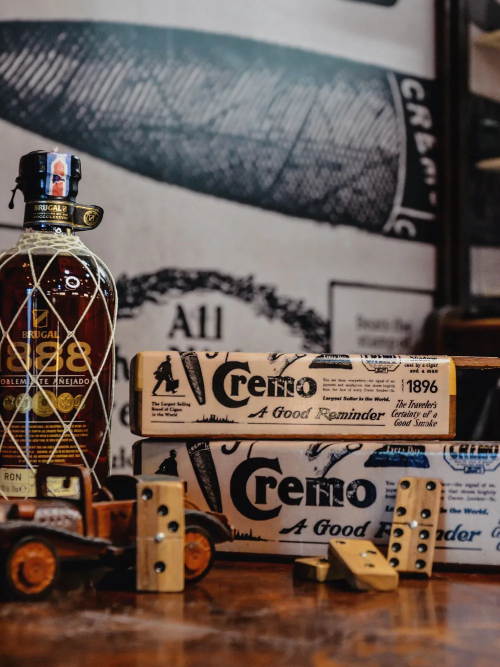 Cremo Cigars Domino Set